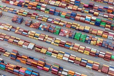 Vista aérea del puerto de Savannah, en Georgia, el mes pasado. Canadá, China y México representan más de un tercio de los bienes y servicios importados y exportados por Estados Unidos.